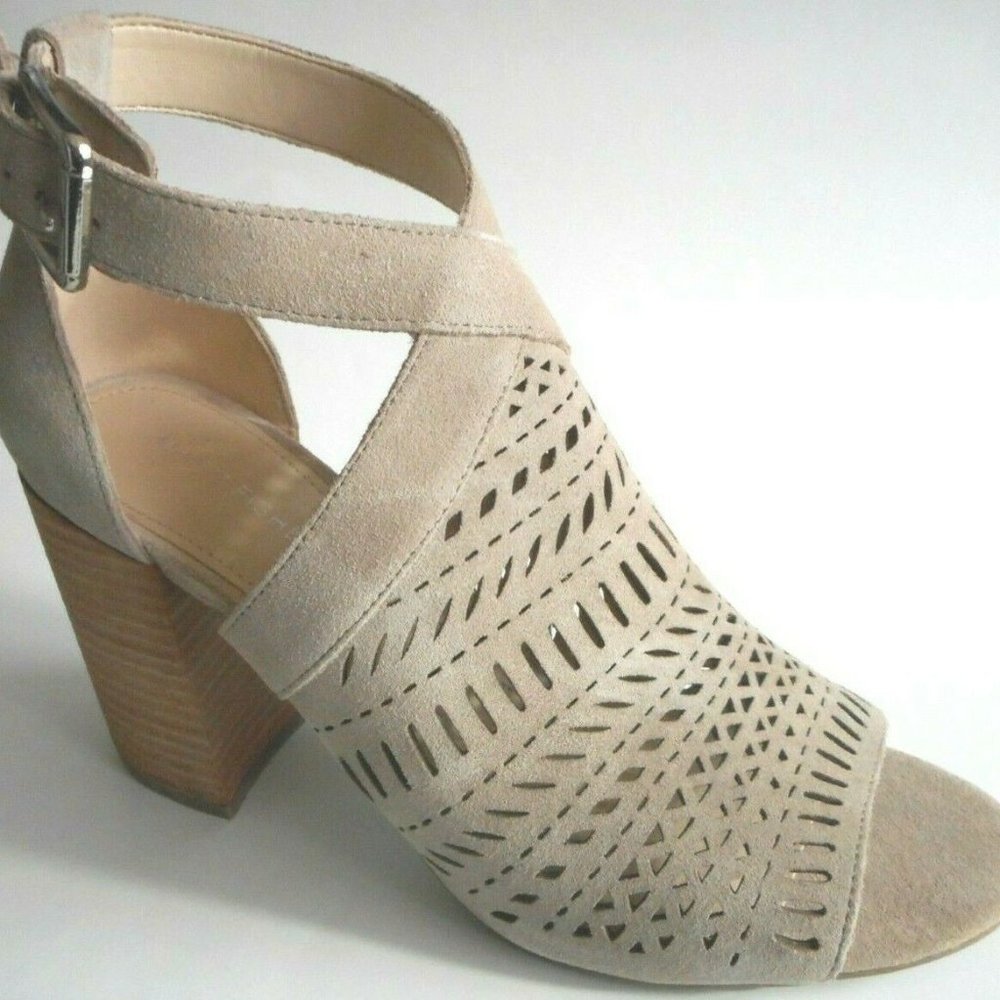 NEW MARC FISHER Natural Beige Leather Suede Sandal Shoes